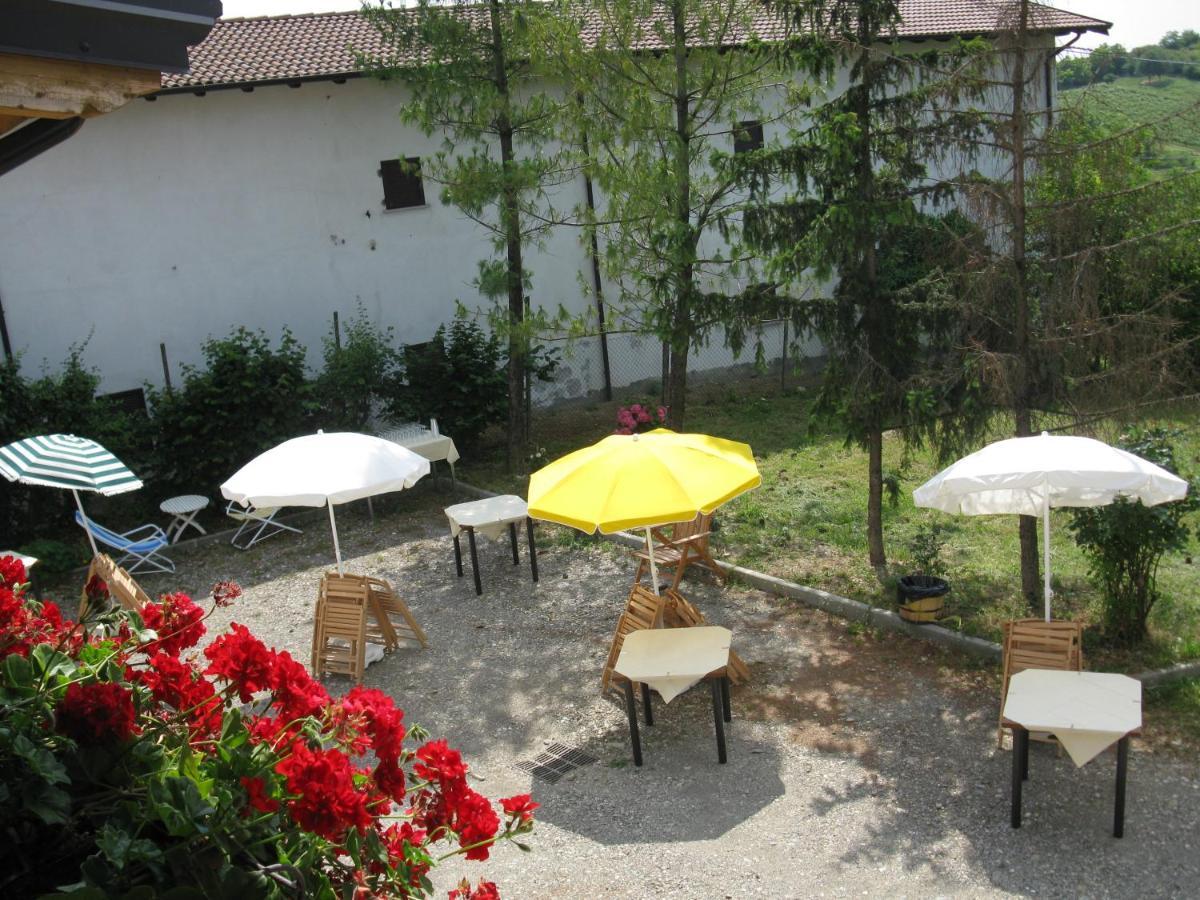 Bed and Breakfast Gli Acini Pietra dei Giorgi Exterior foto